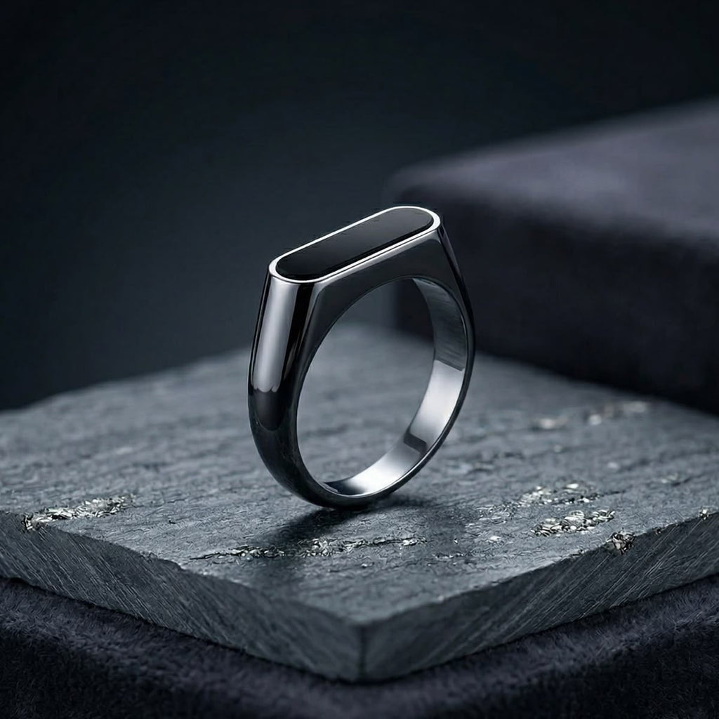 H&M Jewels Sleek Onyx Bar Ring